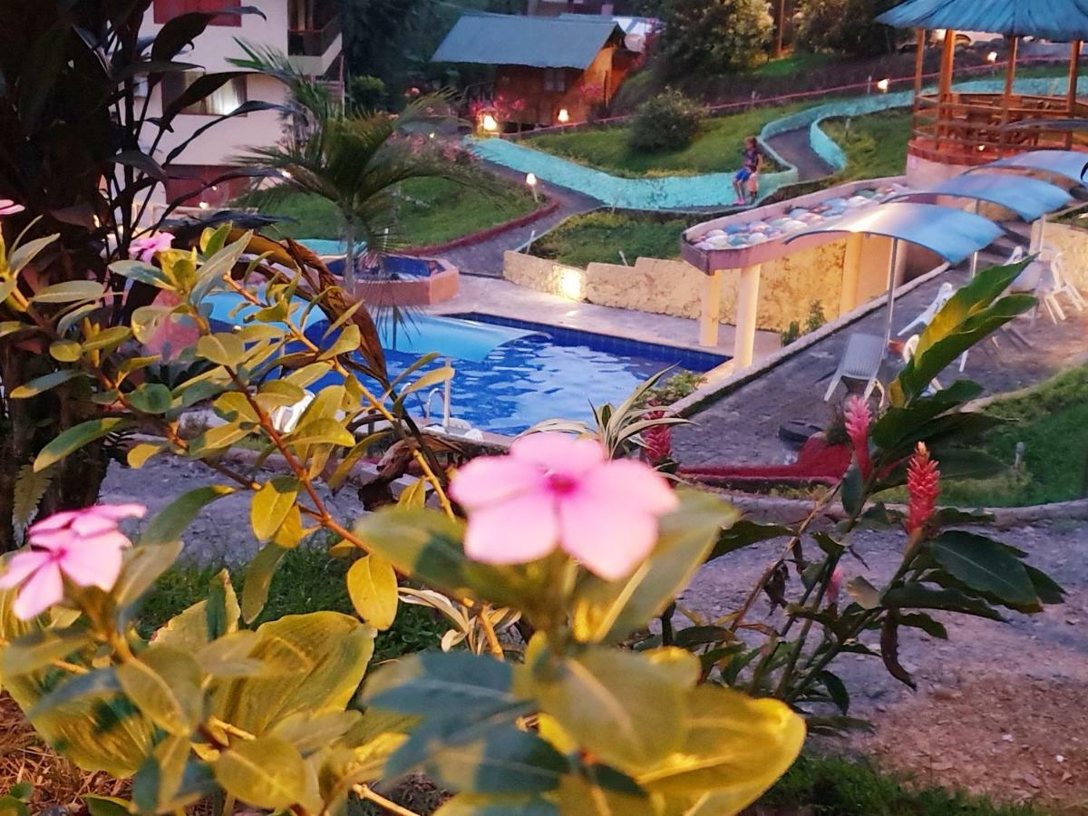 Hosteria Kasadasa Santo Domingo de los Colorados Ngoại thất bức ảnh