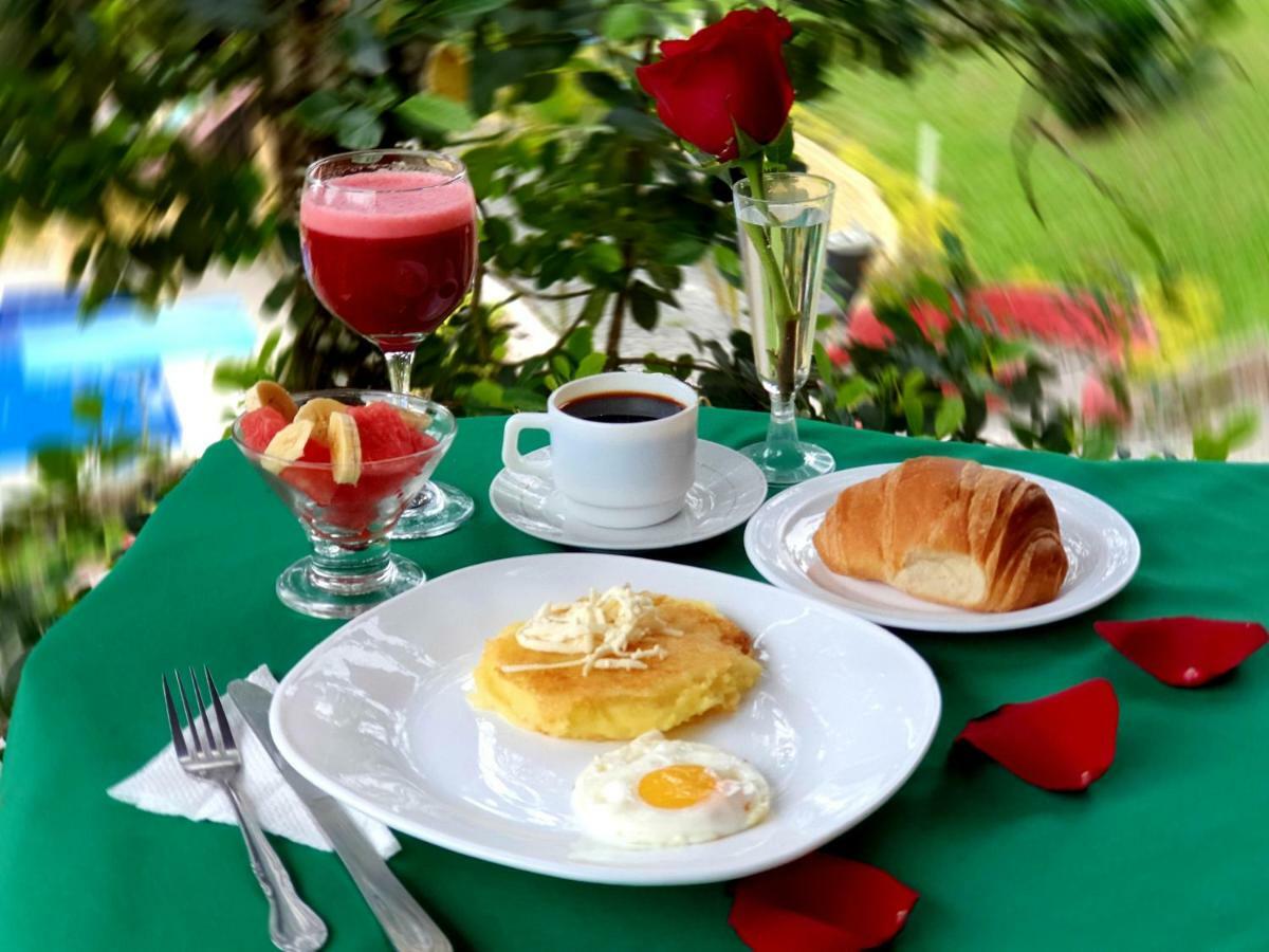 Hosteria Kasadasa Santo Domingo de los Colorados Ngoại thất bức ảnh