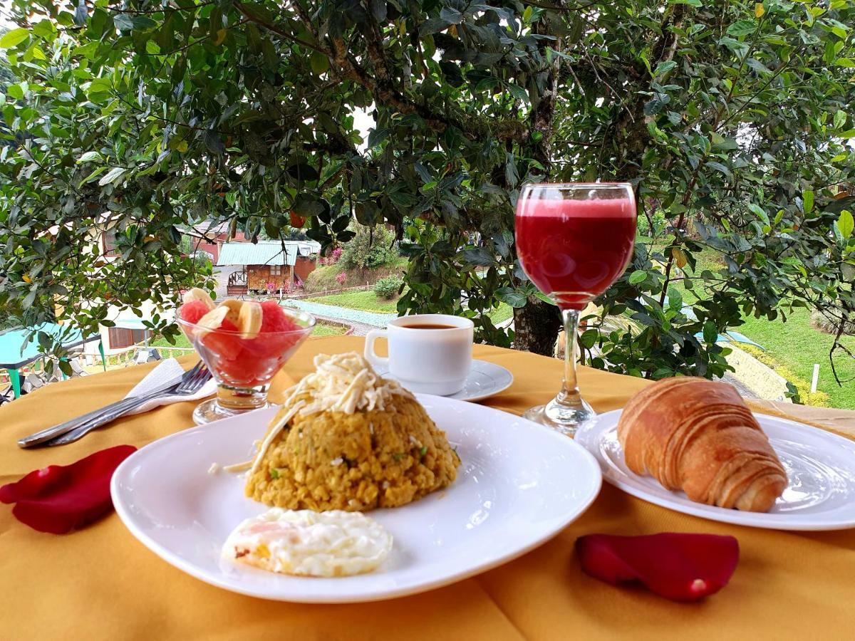 Hosteria Kasadasa Santo Domingo de los Colorados Ngoại thất bức ảnh